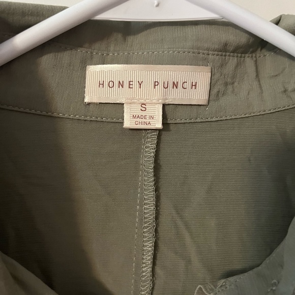 S Green & Pink Button-Down Collared Shirt - Picture 2 of 13